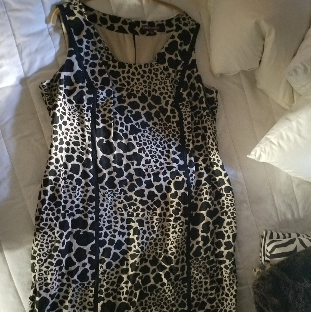 Jessica London animal print lines mid length dress